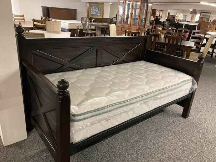 LSD100TDB Sutherland Daybed - Cox Furniture and Flooring